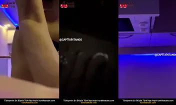 Ebru, kimsesiz kamerayı yerleştirerek amcığını okşadı